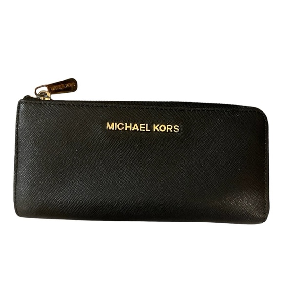 Michael Kors Handbags - EUC-‎ Michael Kors saffiano leather wallet